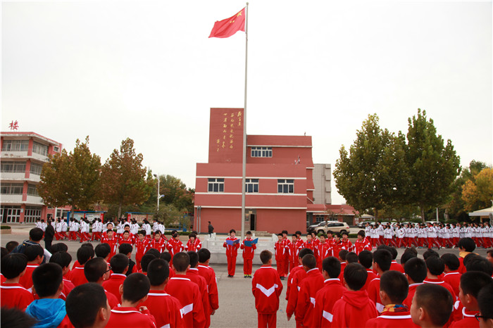 向国旗敬礼主题活动1_副本.jpg